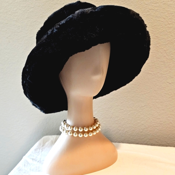 Gorgeous Big Plush High Fashion Floppy Faux Fur Hat Fall Winter Hat - Picture 3 of 7